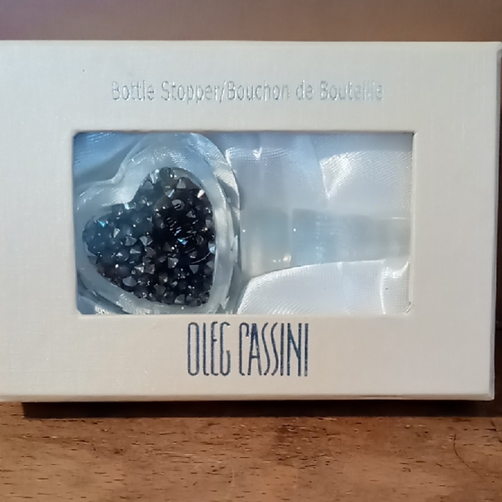 Oleg Cassini Crystal Heart Bottle Stopper
